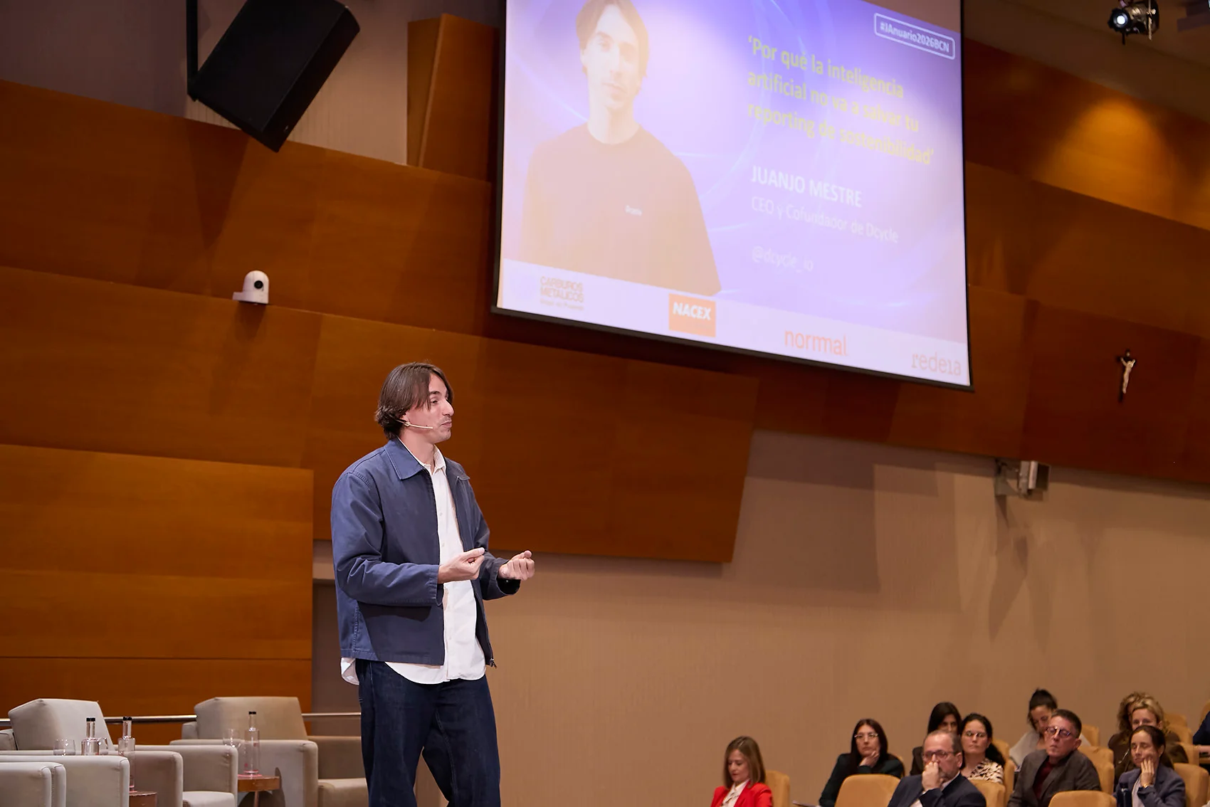 Juanjo Mestre presentando con la diapositiva de ponente en Corresponsables Barcelona