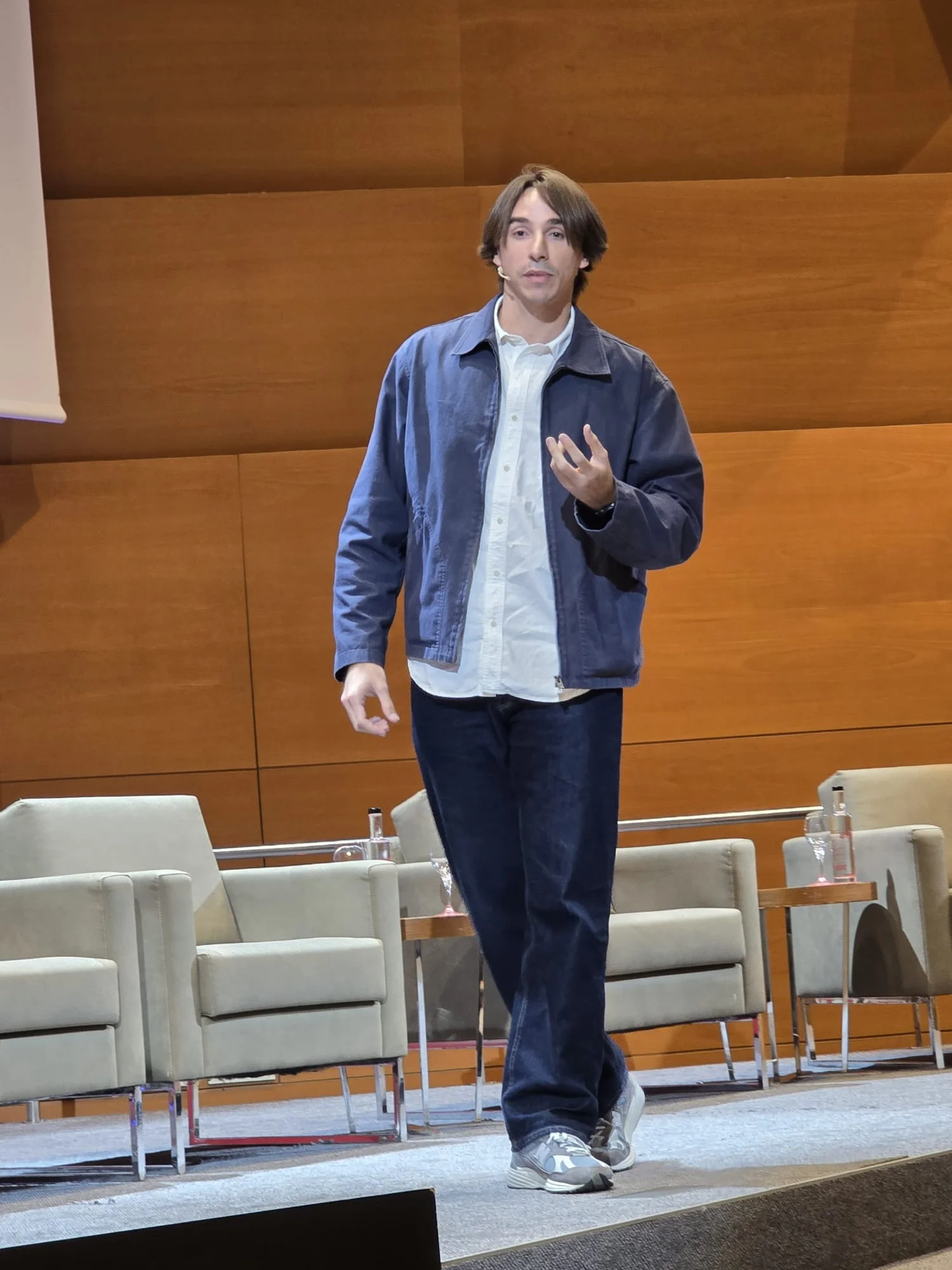 Juanjo Mestre speaking on stage at Corresponsables Barcelona 2026