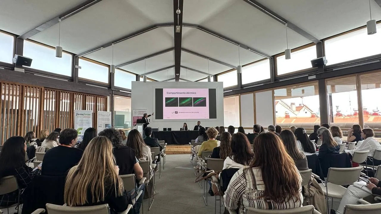 Conference session with audience during Cosmetics Innovation 2026 at COAM Madrid