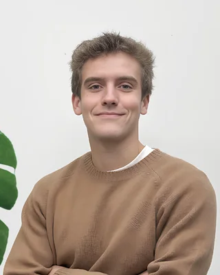 Álvaro M.